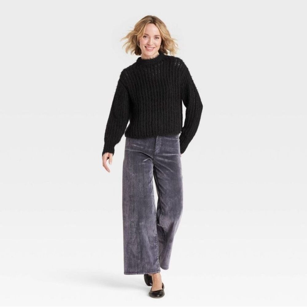 Universal Thread - Women's Crewneck Openwork Pullover Sweater - Unive Black - Picture 3 of 3